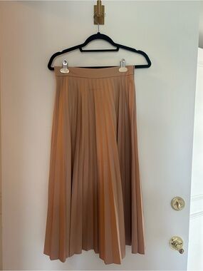 Zara Pleated Midi Skirt in Tan Rose